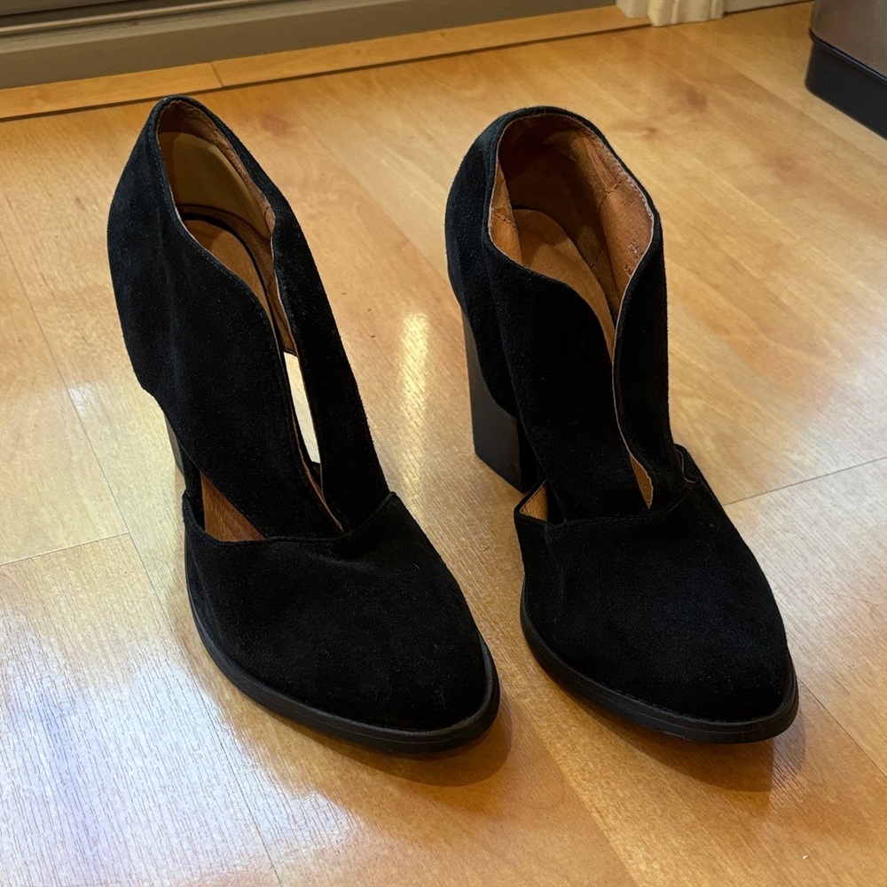 Free People Jeffrey Campbell Black Suede Cutout Heeled Ankle Boots 8